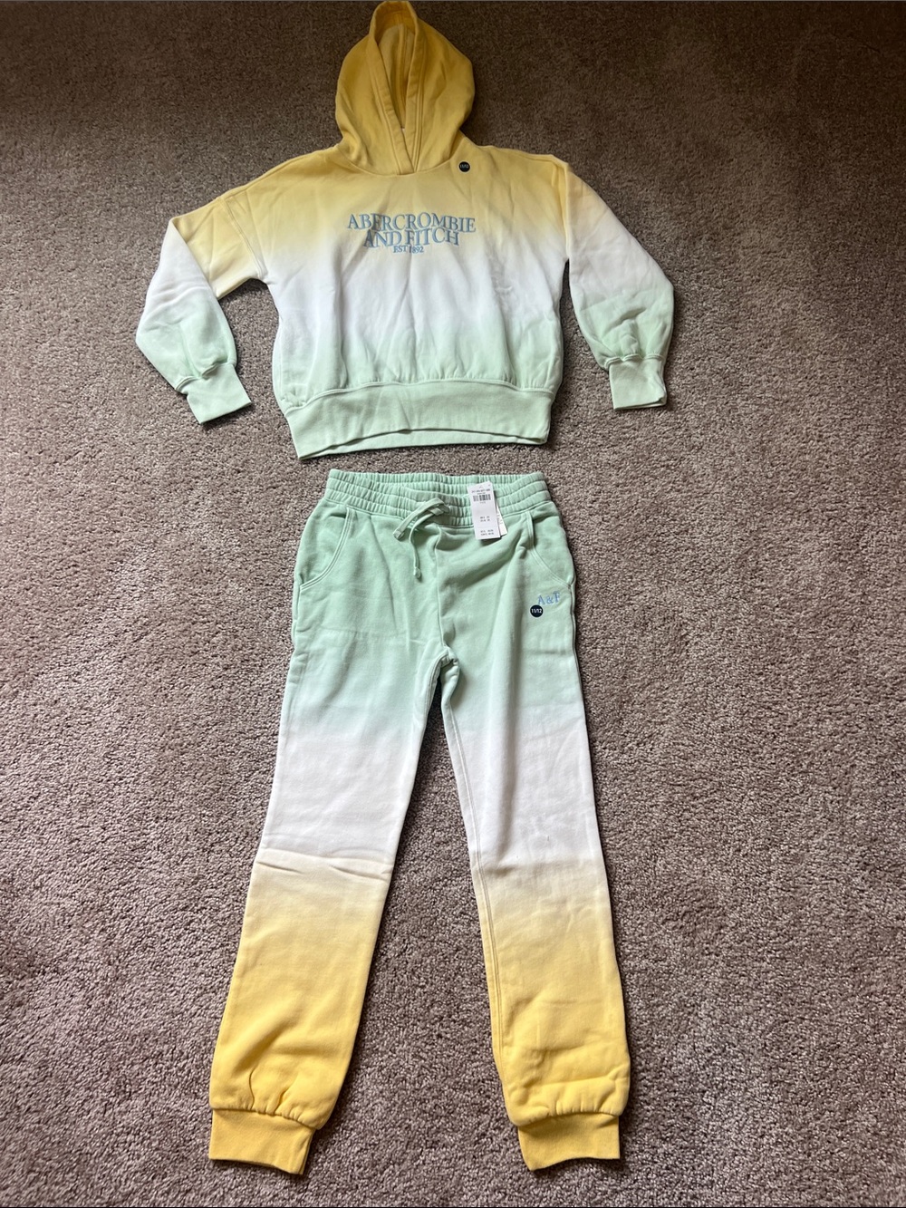 Abercrombie & Fitch Kids Ombre Green, Yellow & White Sweatshirt + Joggers 11/12